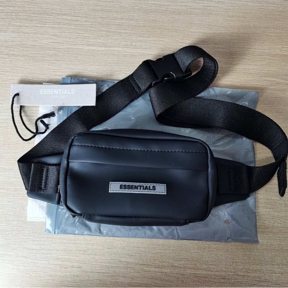 Unisex Essentials by Fear of God Fanny Pack Crossbody